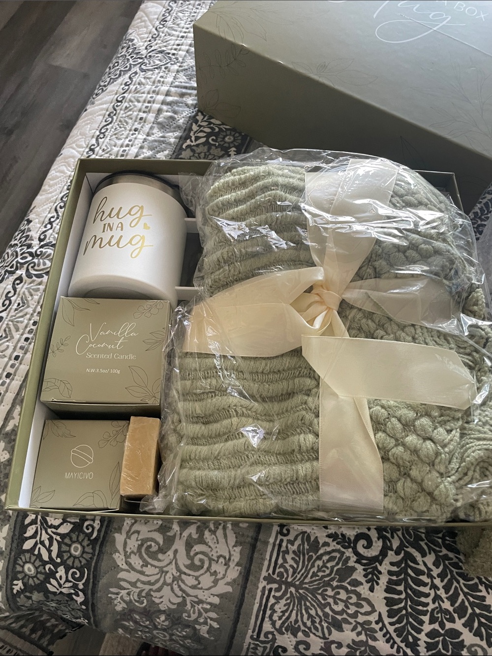 Hug In A Box Decorative Gift Box - Olive Green - Picture 2 of 4